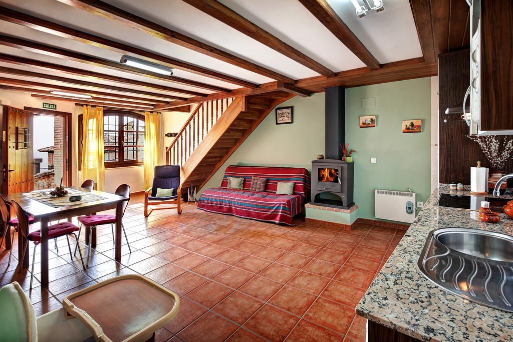 Apartamentos Bellavista Alquézar Habitación foto