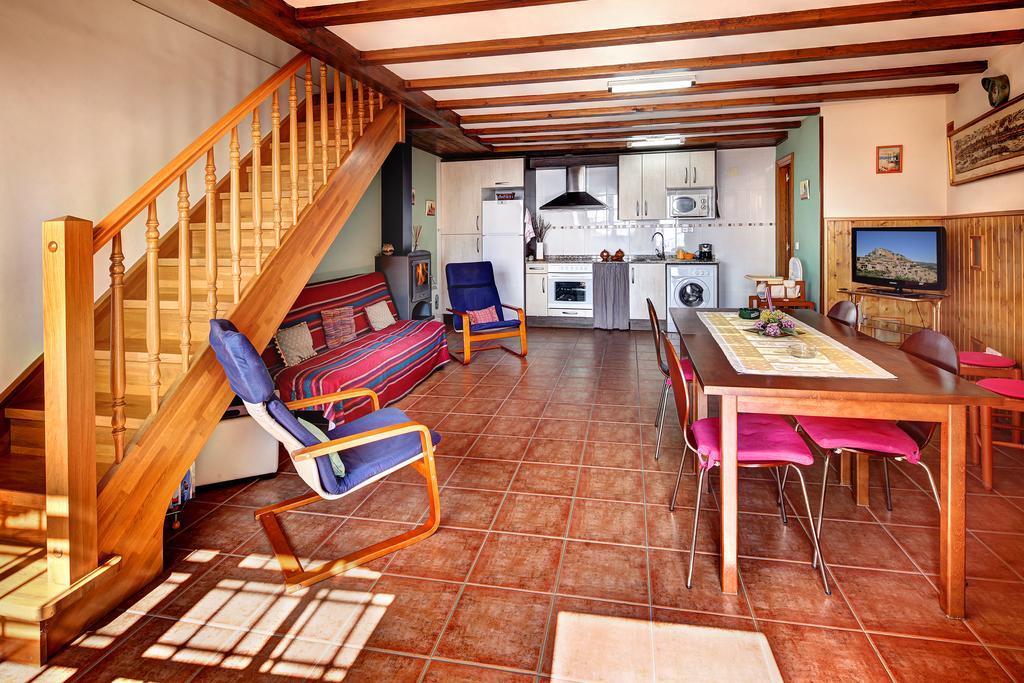 Apartamentos Bellavista Alquézar Habitación foto